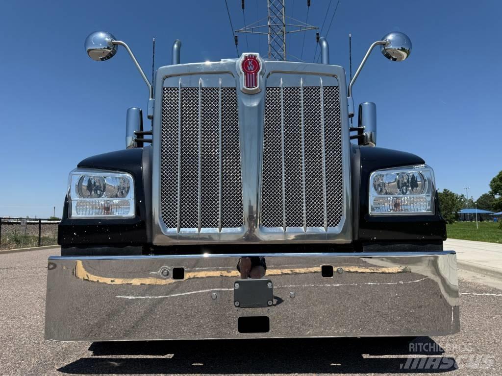 Kenworth W 990 曳引機組件
