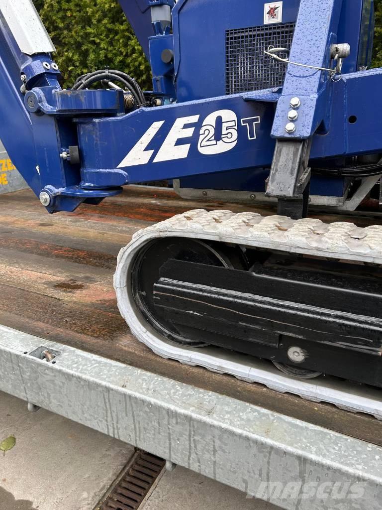 Teupen Leo 25T 伸縮臂高空作業車