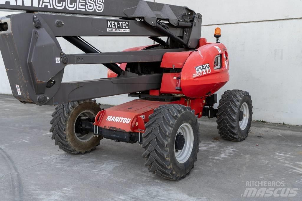 Manitou 200 ATJ 曲臂高空作業車