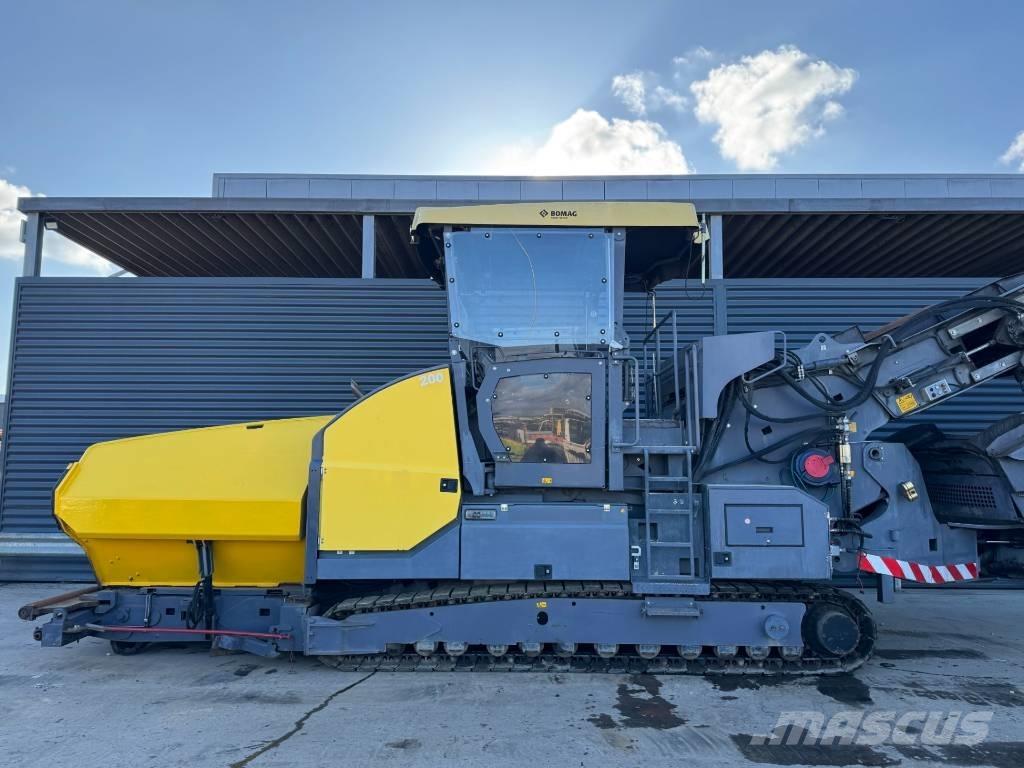Bomag BMF 2500 S 瀝青攤舖機/鋪路機