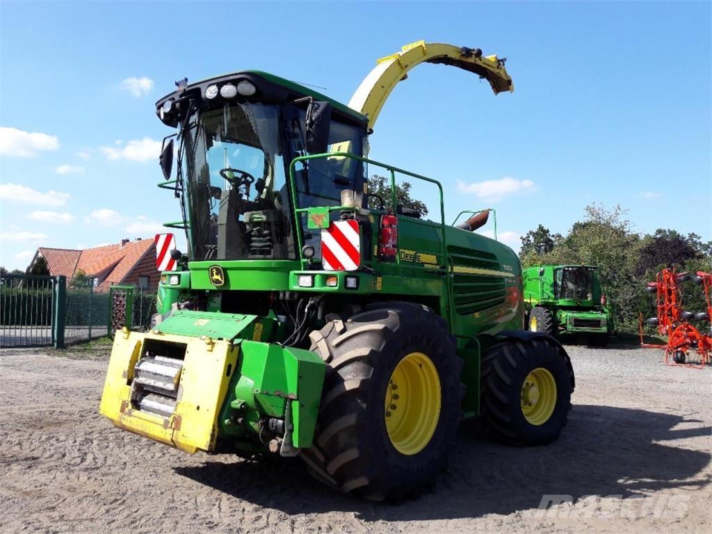 John Deere 7350 自走式飼料採集機