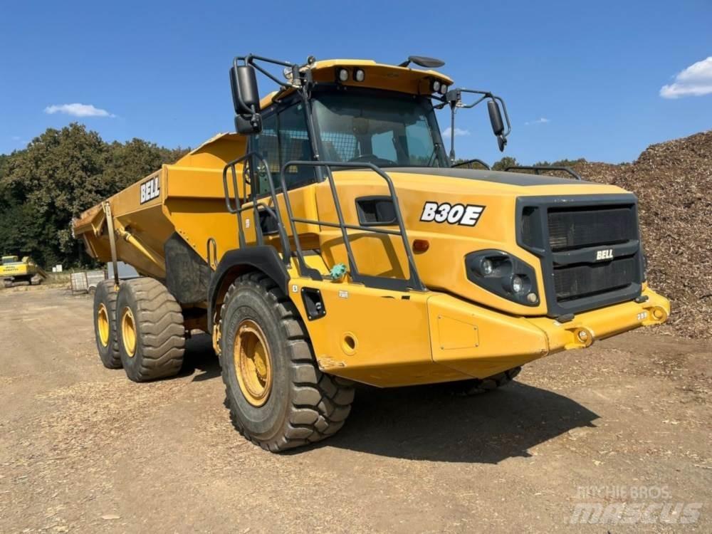 Bell B30E 鉸接式起吊車
