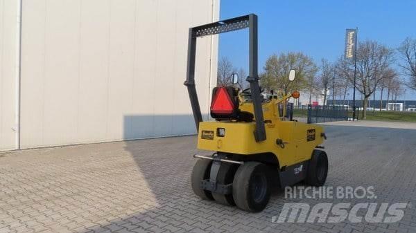 Sakai TS 160 膠輪滾壓機