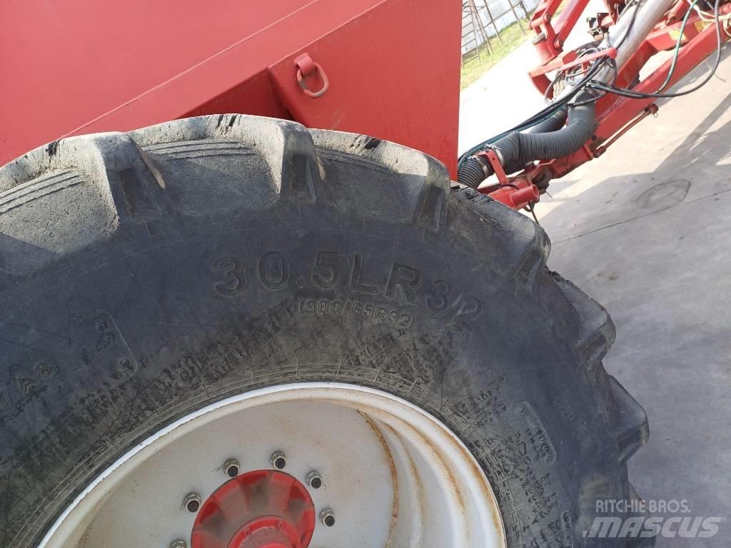 Agro Soyuz Turbosem 精密播種機