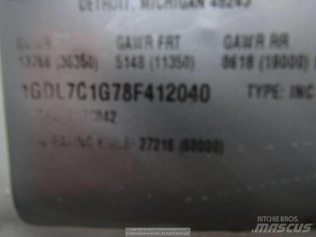 GMC Topkick C 7500 卡車裝載高空作業車