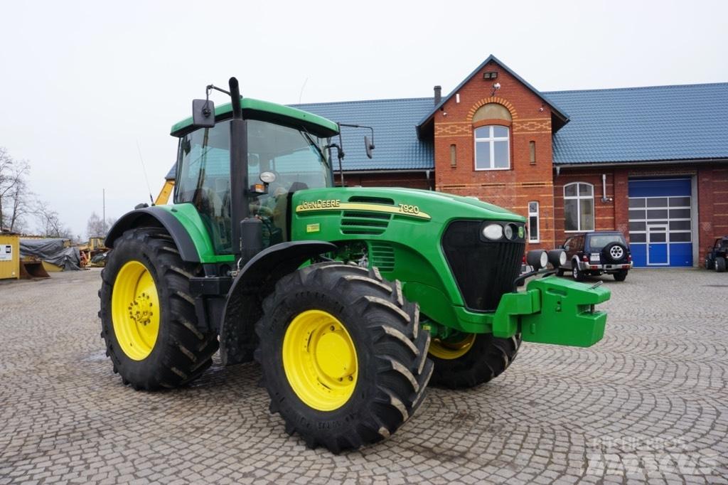 John Deere 7920 曳引機