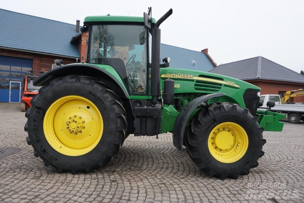 John Deere 7920 曳引機