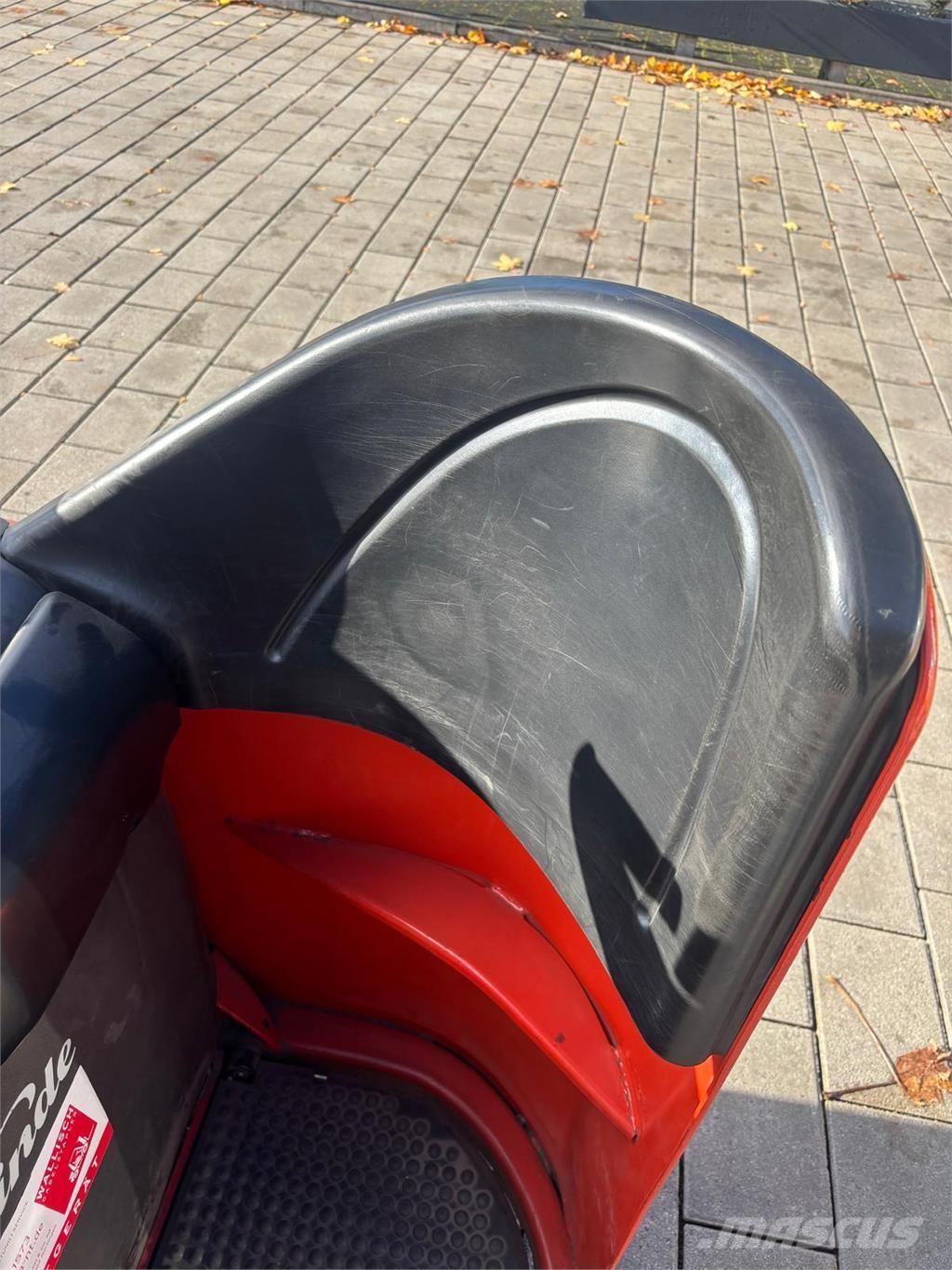 Linde L12 LHP SP 自走式堆積機