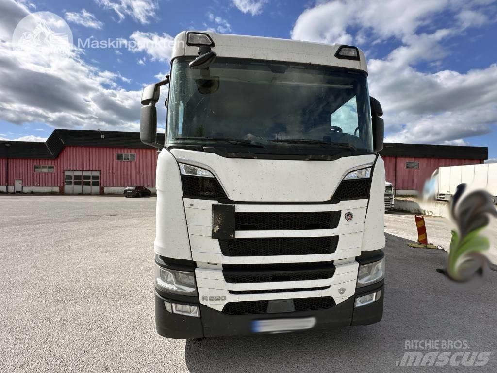 Scania R 520 貨箱式卡車