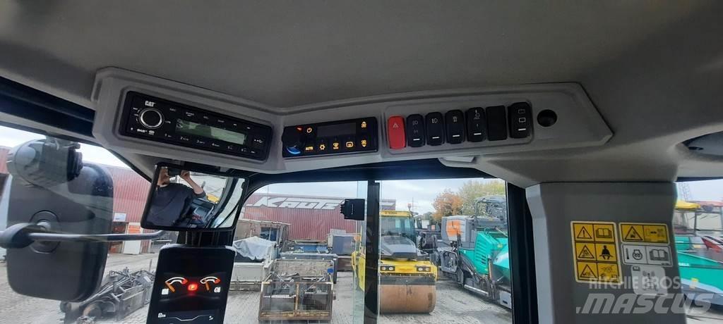 CAT 906 輪胎式裝載機
