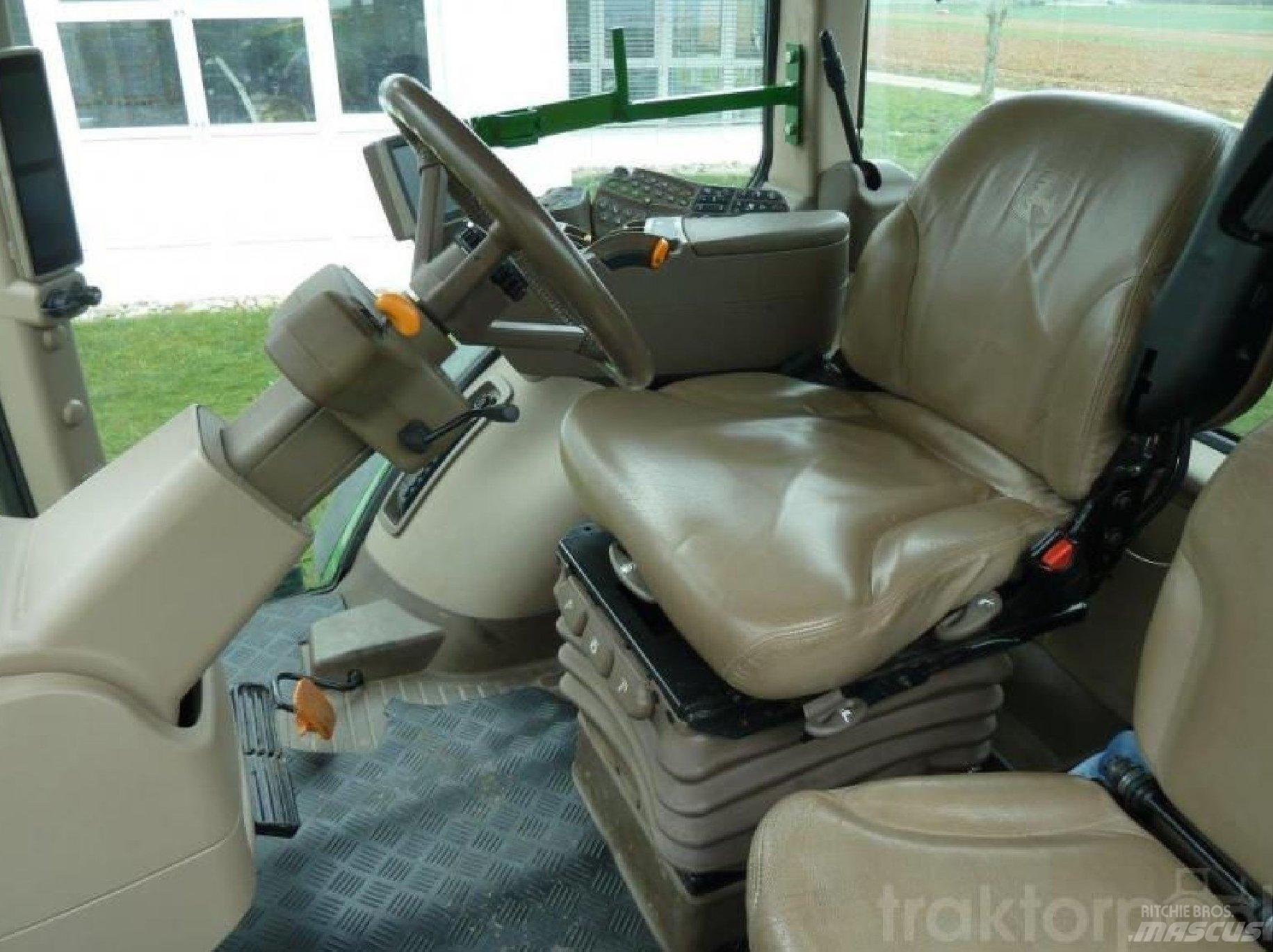 John Deere 7230R 曳引機