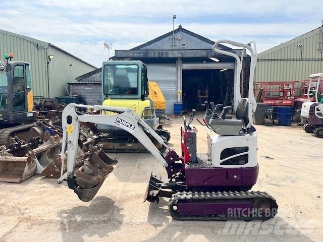 Takeuchi TB 210 小型挖土機/掘鑿機<7t(小型挖掘機)