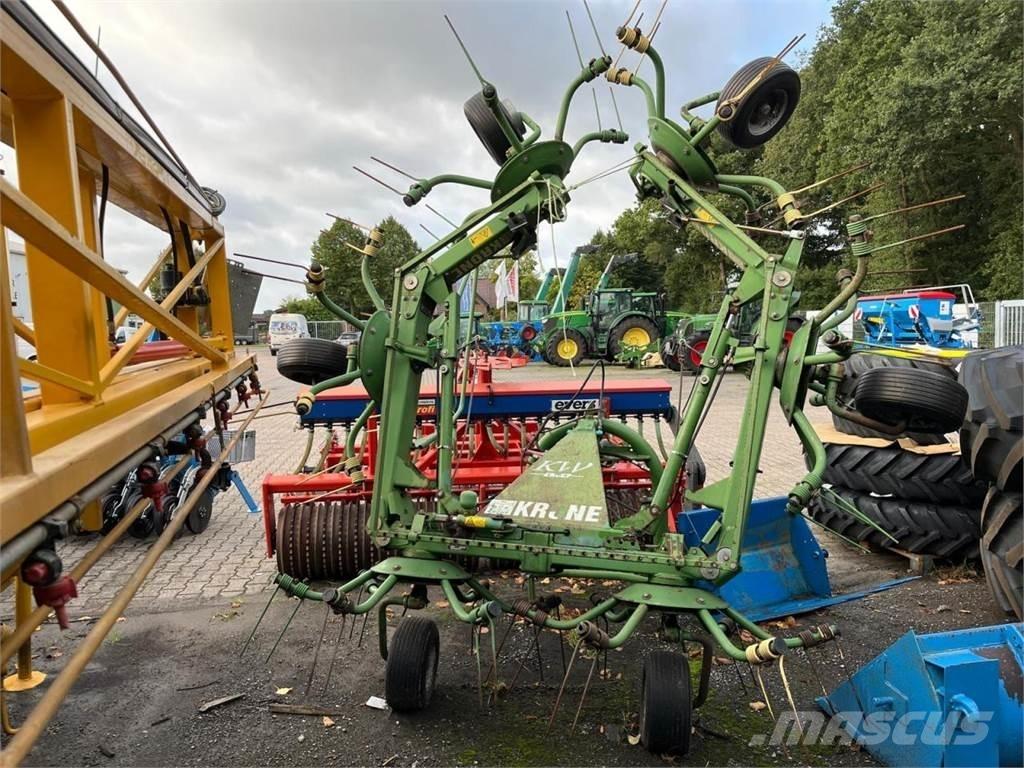 Krone KW 6.70/6 耙與翻草機