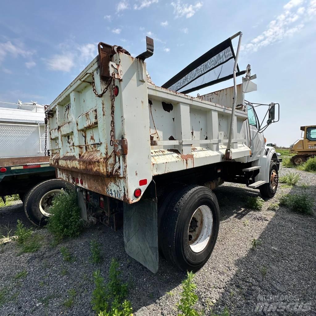 Sterling Dump Truck 傾卸式卡車