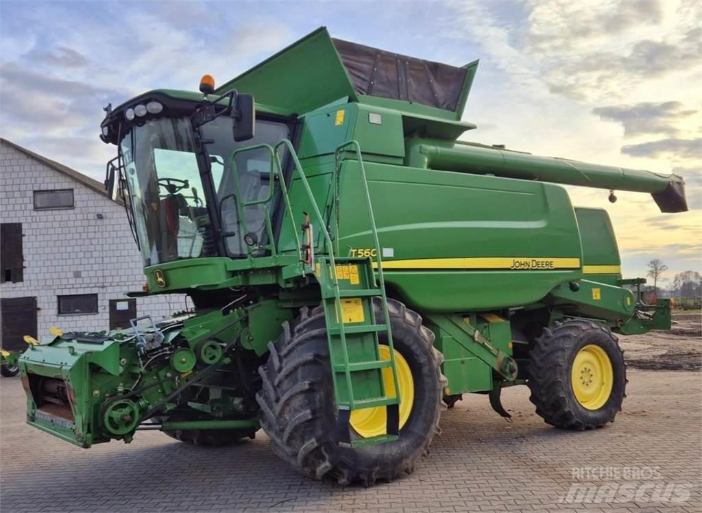 John Deere T560 聯合收穫機