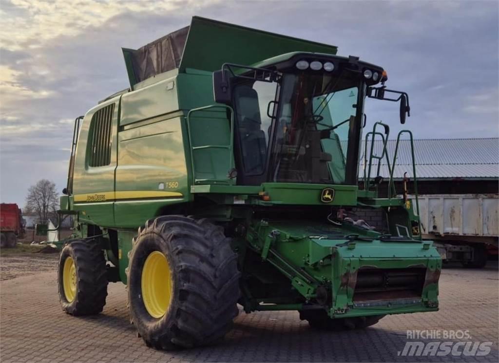 John Deere T560 聯合收穫機