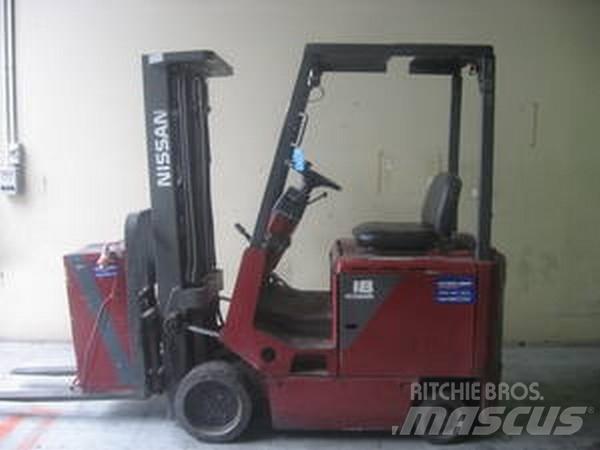 Nissan CM01 電動堆高機