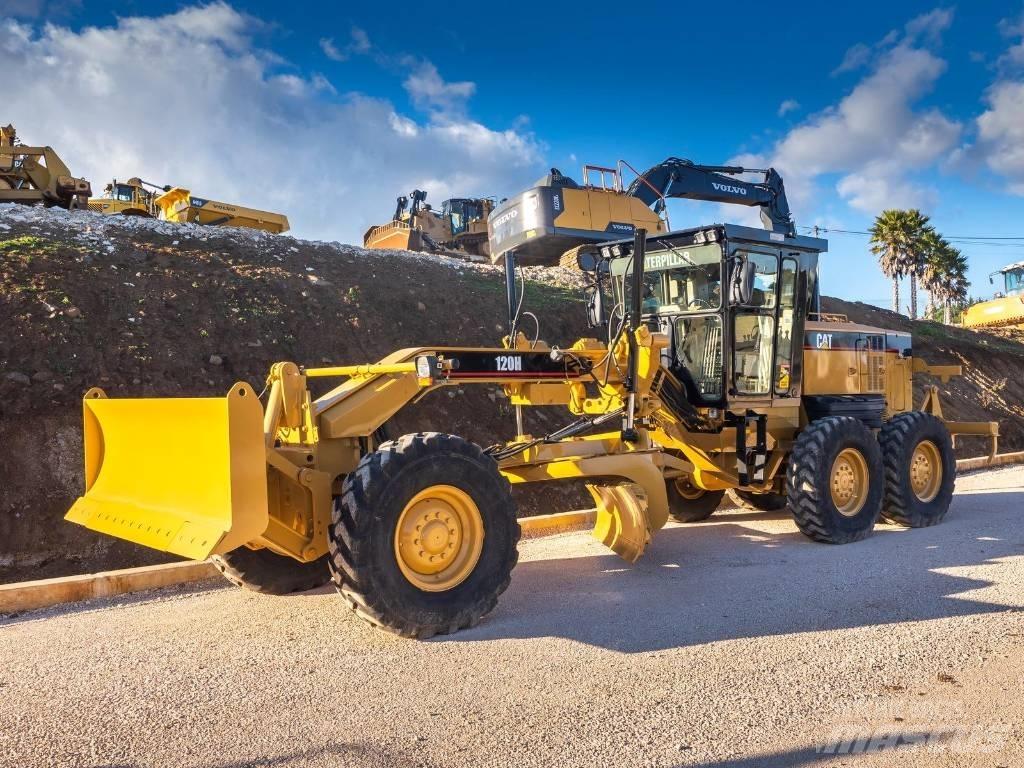 CAT 120 H VHP 平土機
