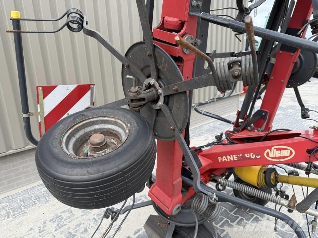 Vicon FANEX 903 耙與翻草機