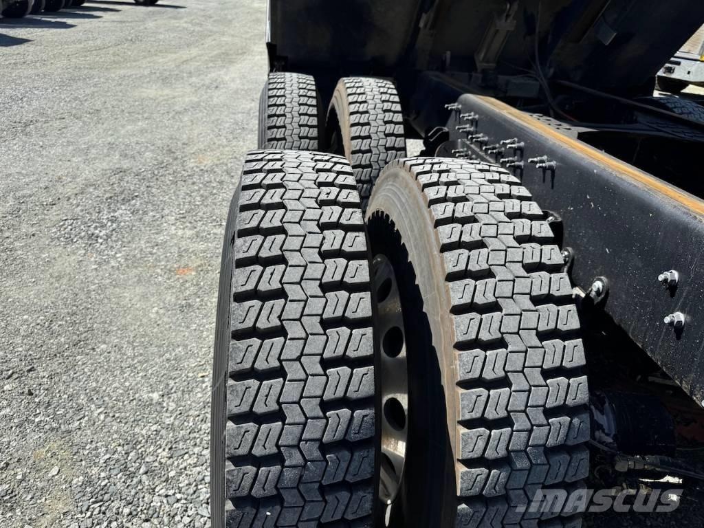 Mack Granite 84FR 傾卸式卡車