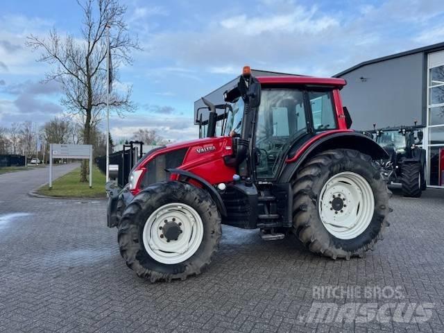 Valtra N123 Hitech5 曳引機