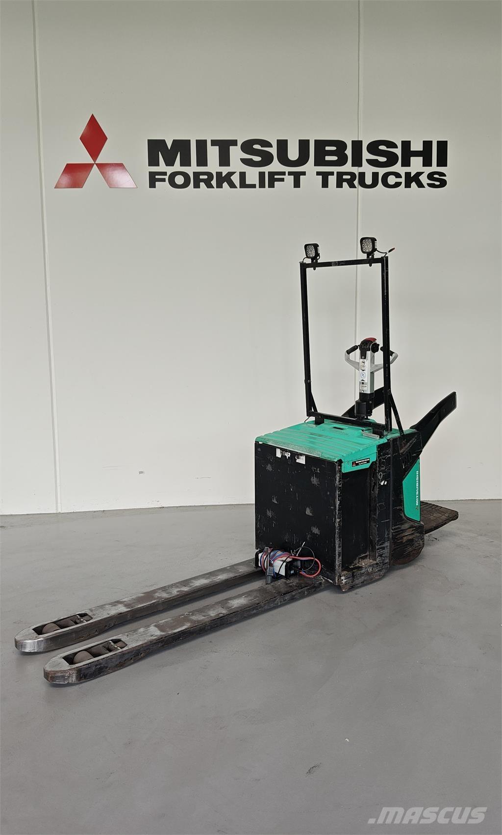 Mitsubishi PBV20N2 平台卡車