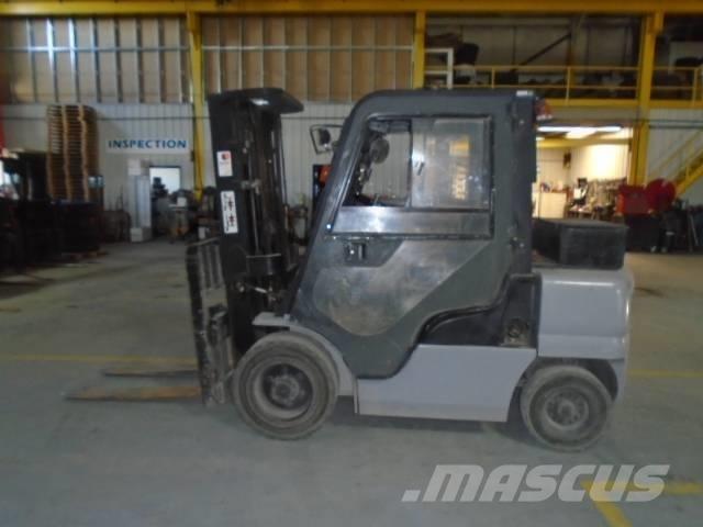 Nissan MYG1F2A30V 伸縮臂高空作業車