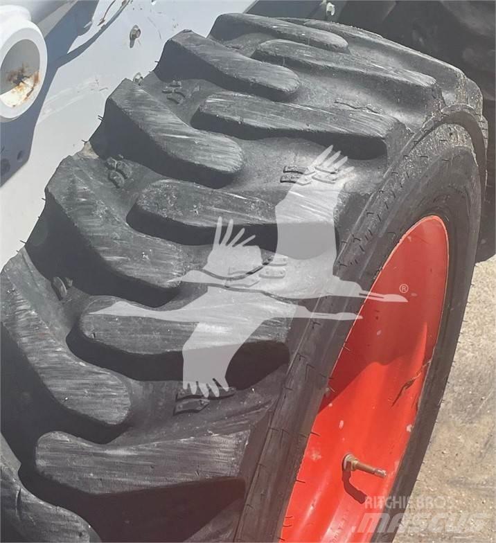 Bobcat S570 滑移轉向裝載機