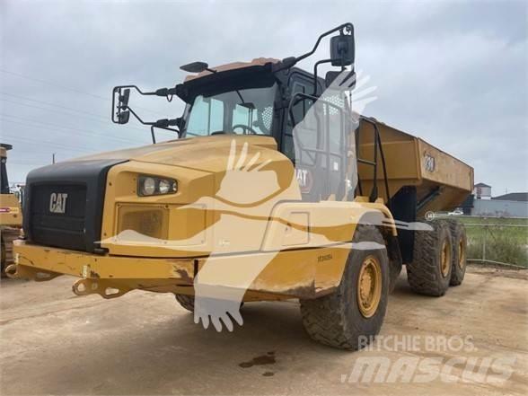 CAT 730 鉸接式起吊車