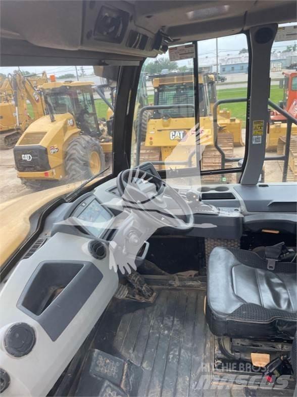 CAT 730 鉸接式起吊車