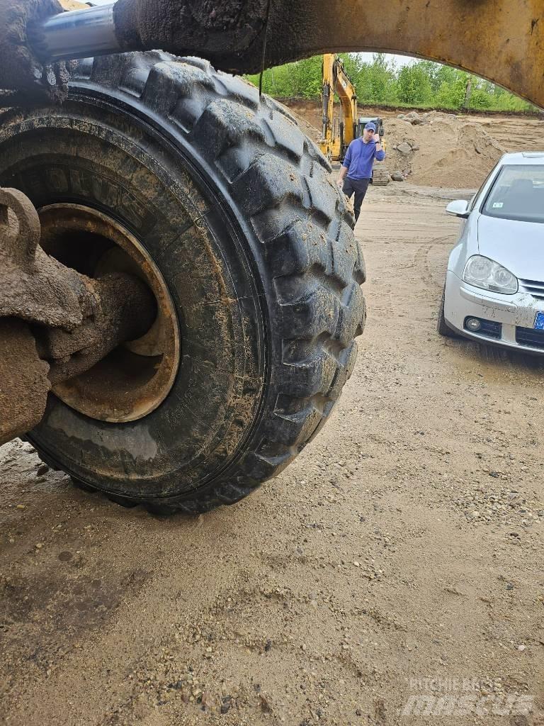 Komatsu WA 470 輪胎式裝載機