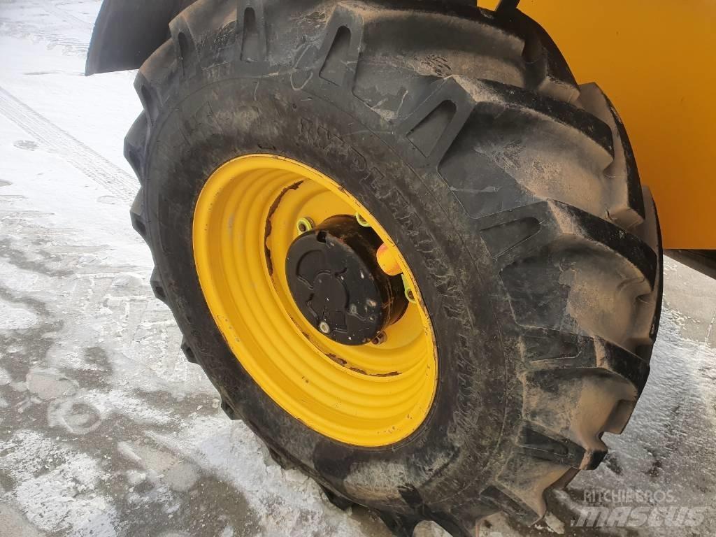JCB 533-105 M348 伸縮臂操作車