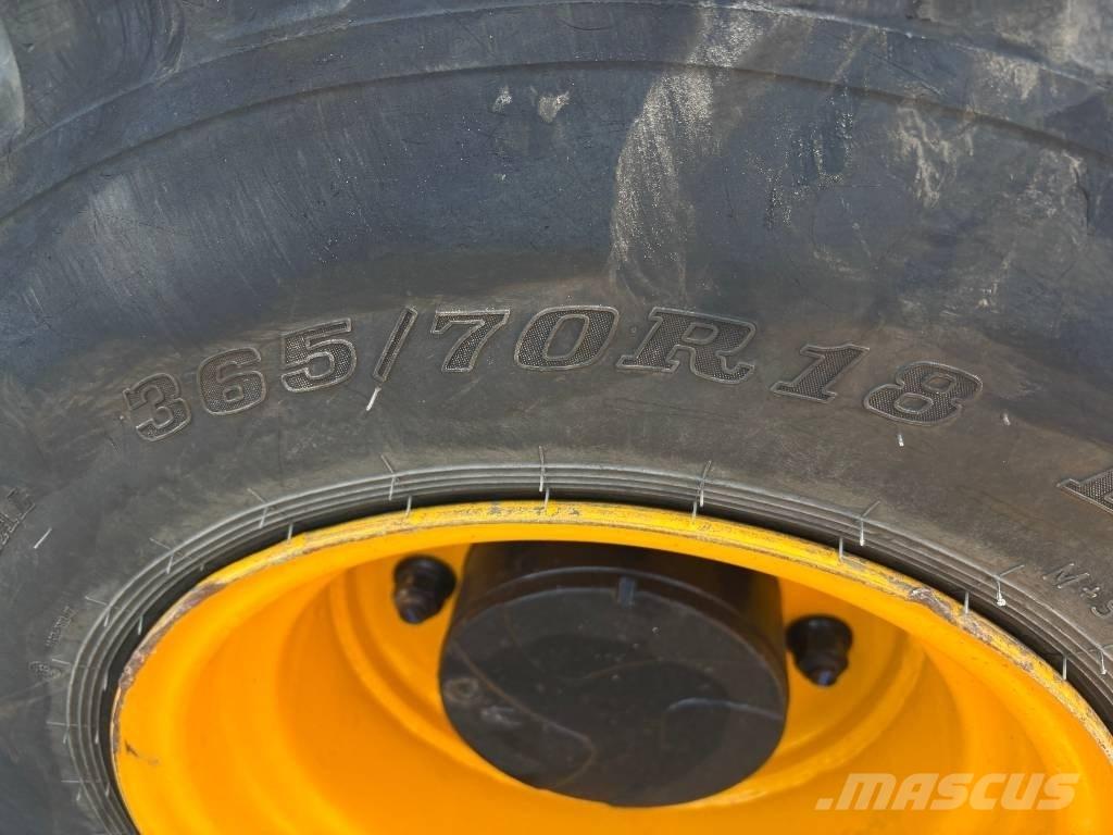 JCB 407 輪胎式裝載機