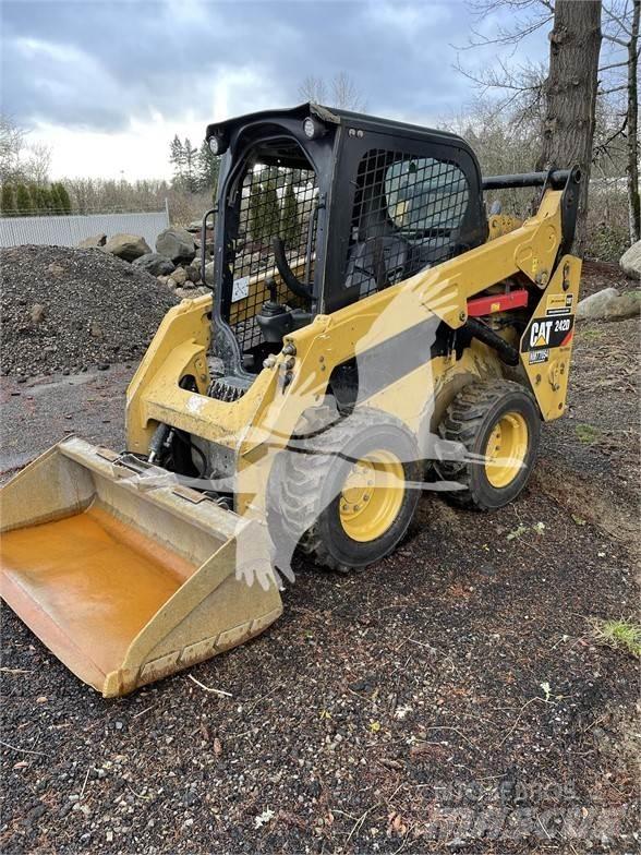 CAT 242D 滑移轉向裝載機