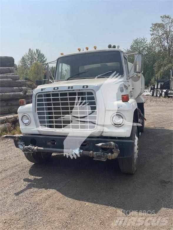 Ford 8000 水車