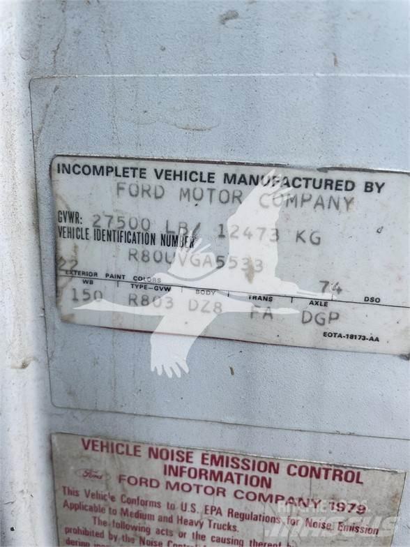 Ford 8000 水車
