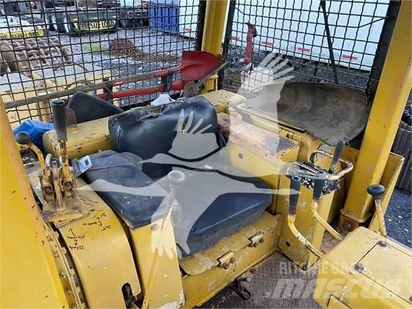 Komatsu D65E-6 履帶推土機