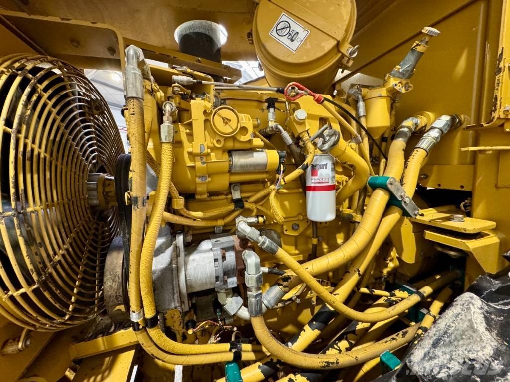 CAT CS 563 C 單輪滾壓機