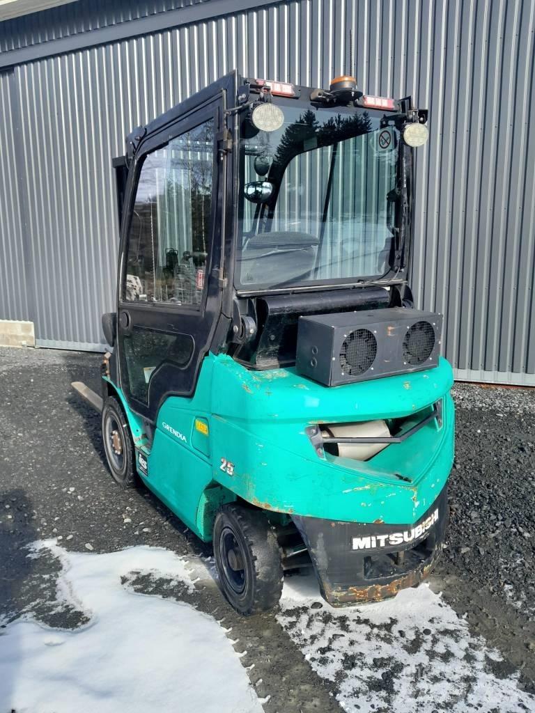 Mitsubishi FD 25 N 柴油卡車