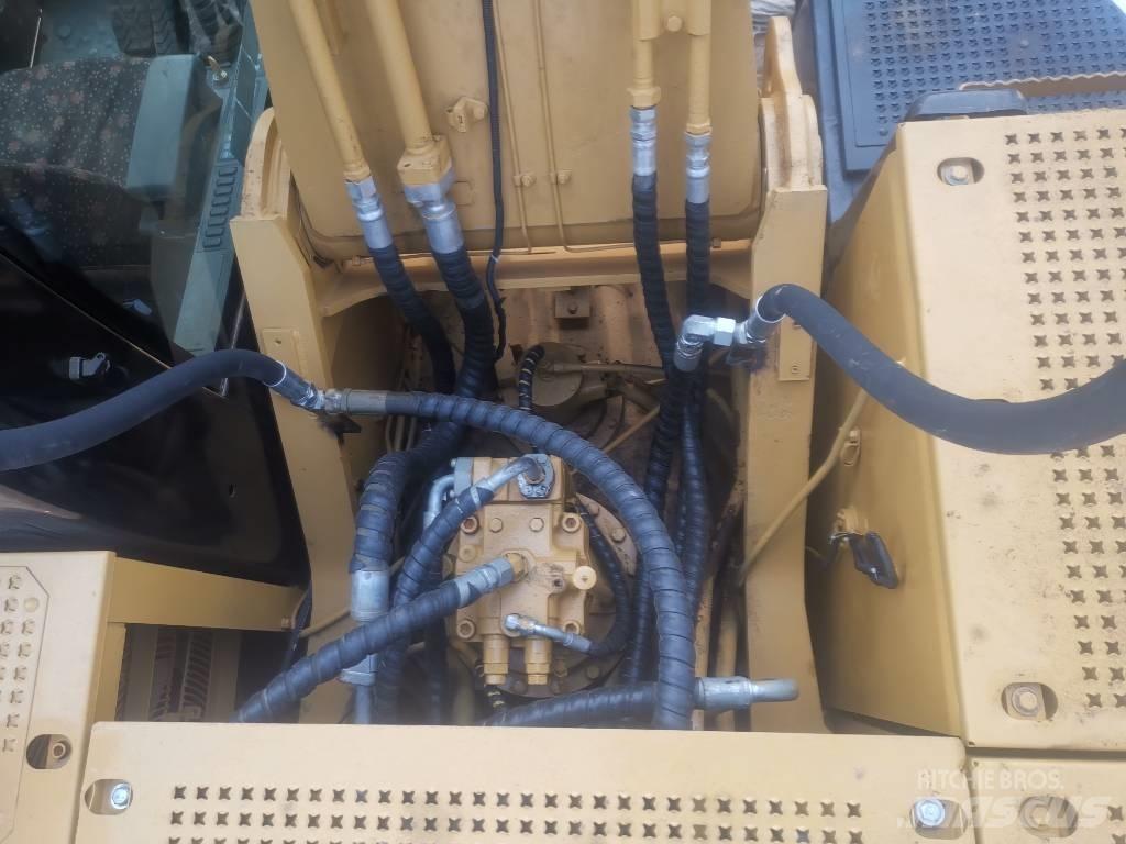 CAT 330 D 履帶式 挖土機/掘鑿機/挖掘機