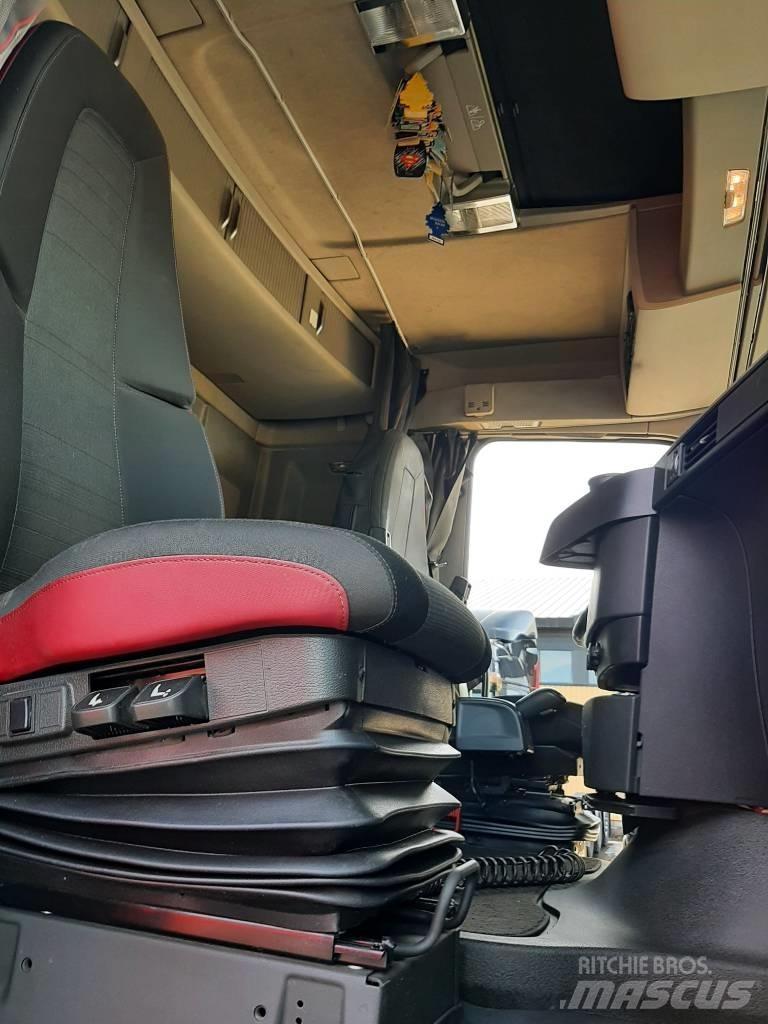 Volvo FH 13 貨櫃框架卡車