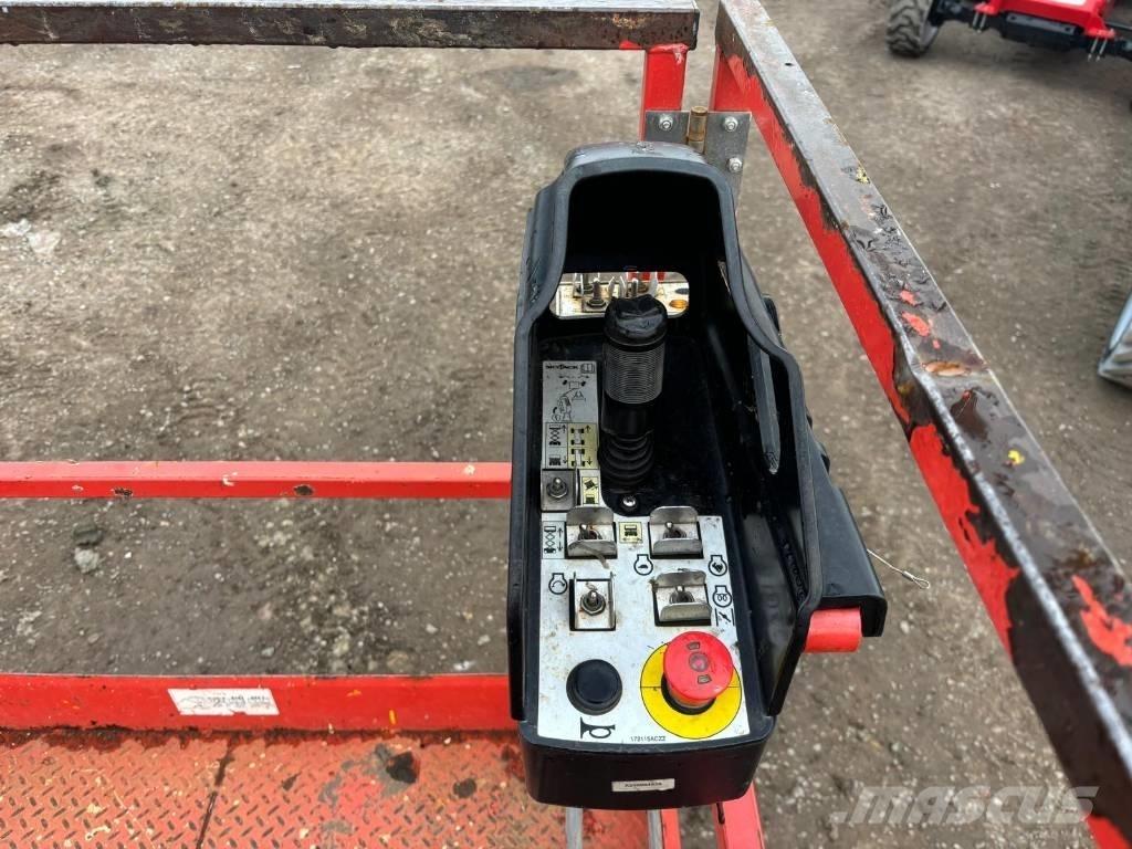 SkyJack SJ 6832 RT 剪式升降機