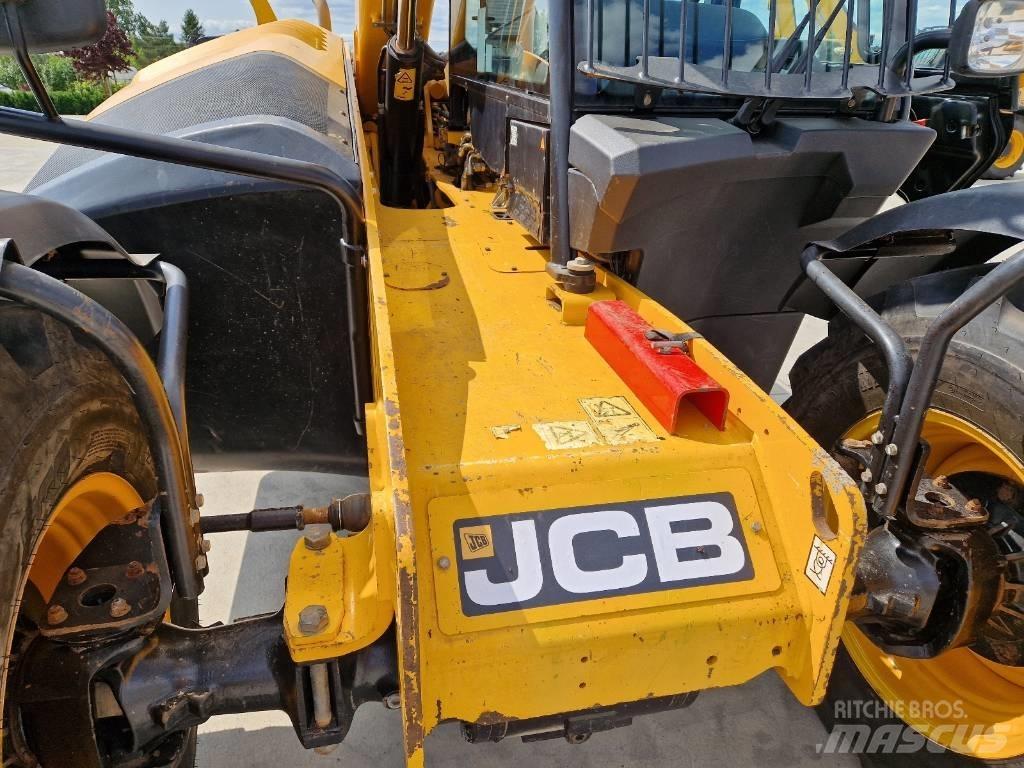 JCB 531-70, 732   P339 伸縮臂操作車