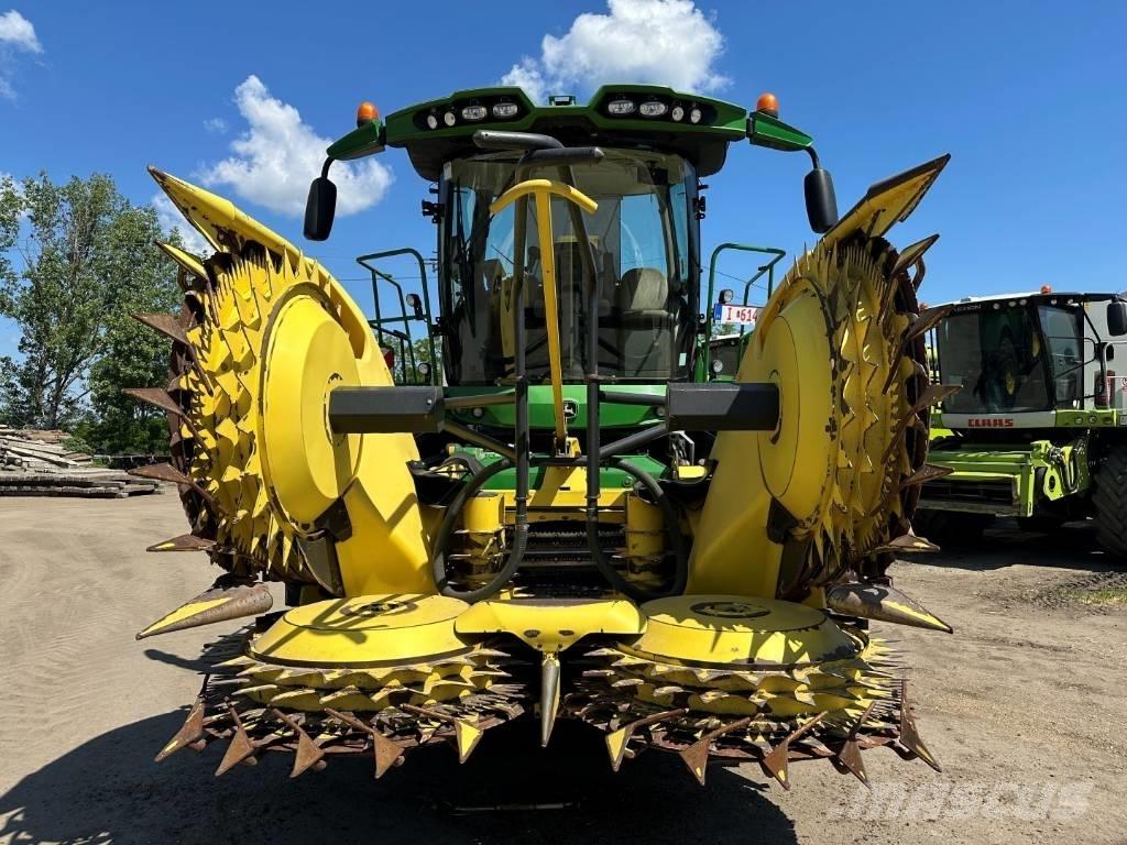 John Deere 8600 自走式飼料採集機