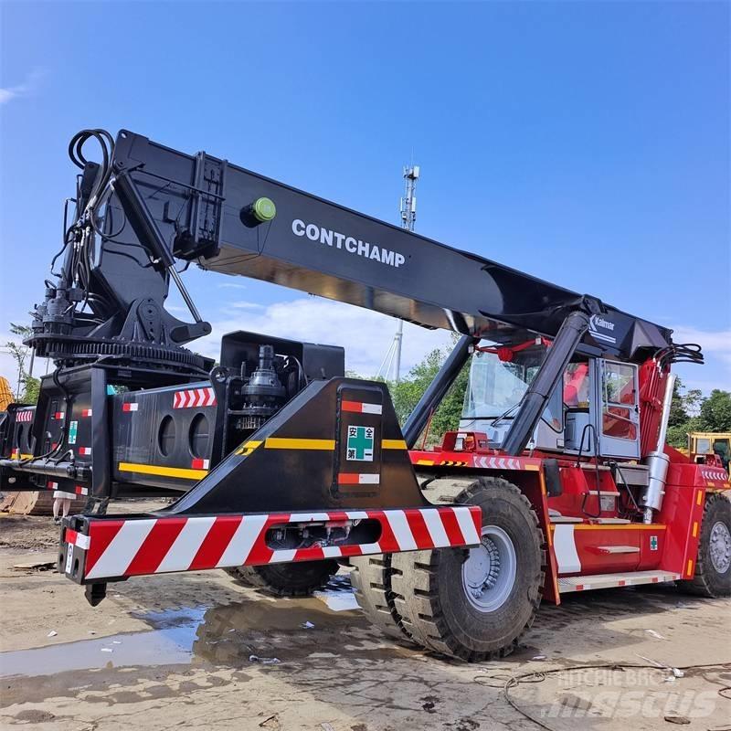 Kalmar DRF 450 前伸型堆積機
