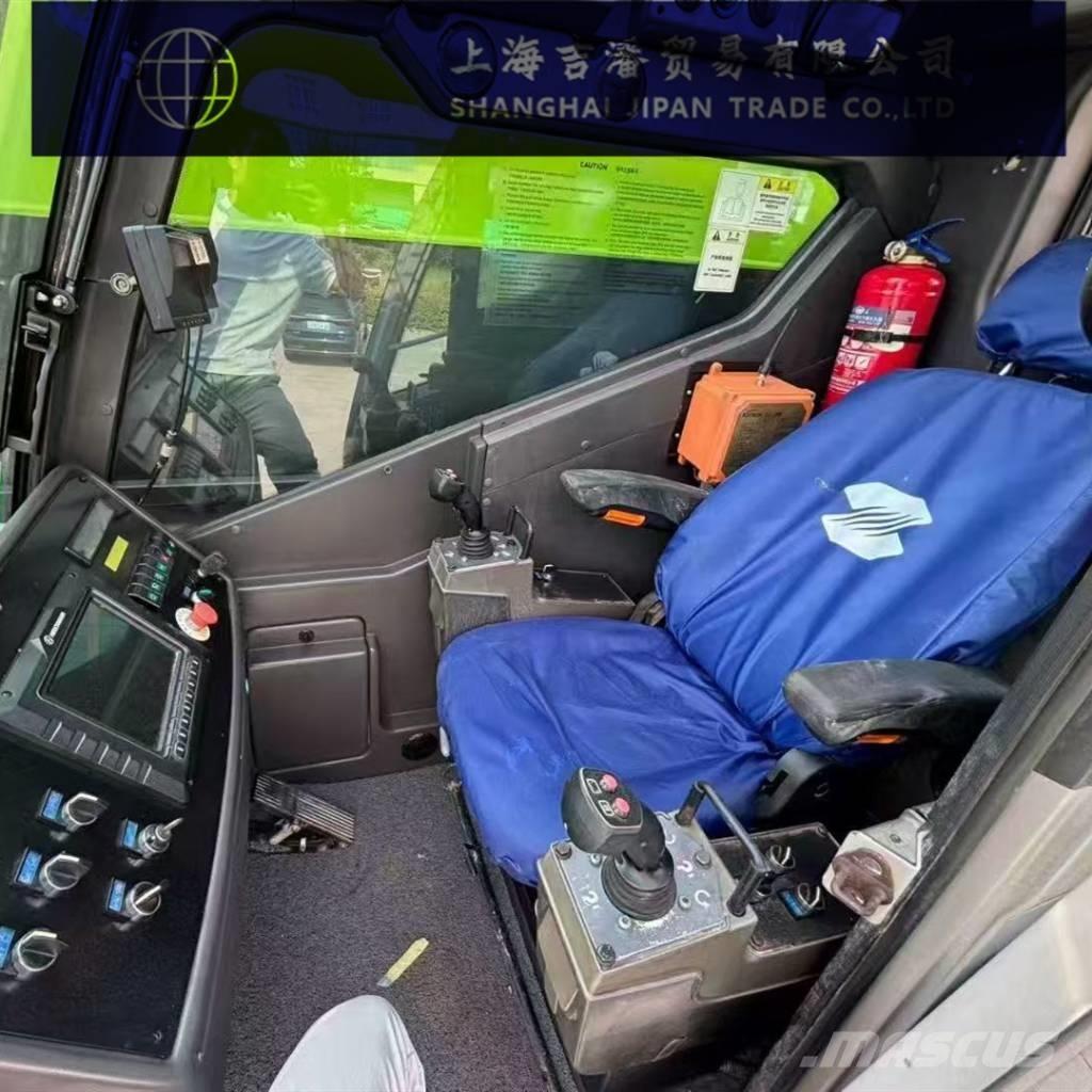 Zoomlion ZAT 2000 V7 全路面起重機/吊車