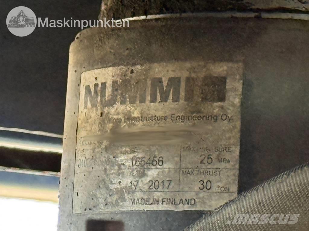 Volvo FM 6*4 傾卸式卡車