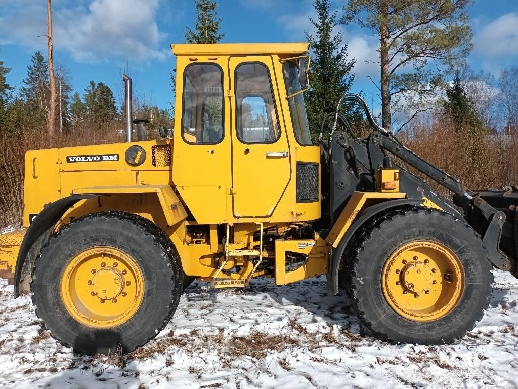 Volvo BM 4200 輪胎式裝載機