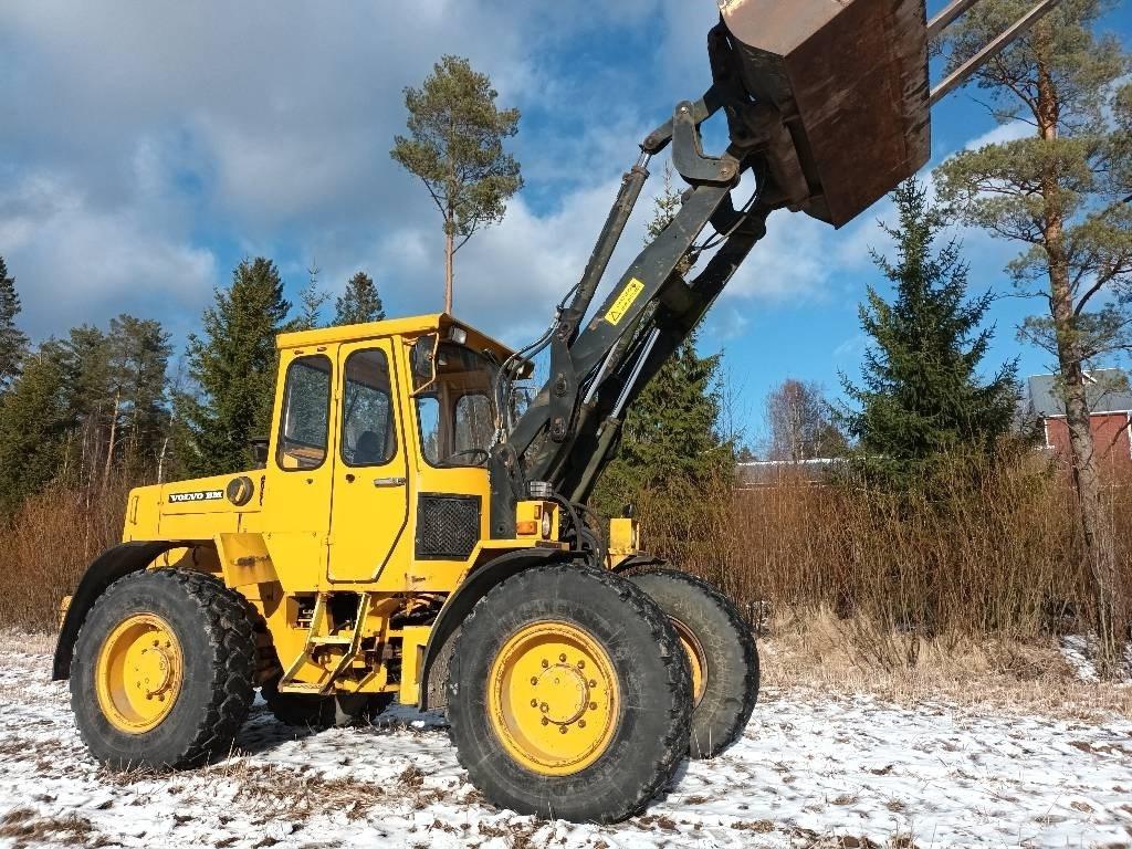 Volvo BM 4200 輪胎式裝載機