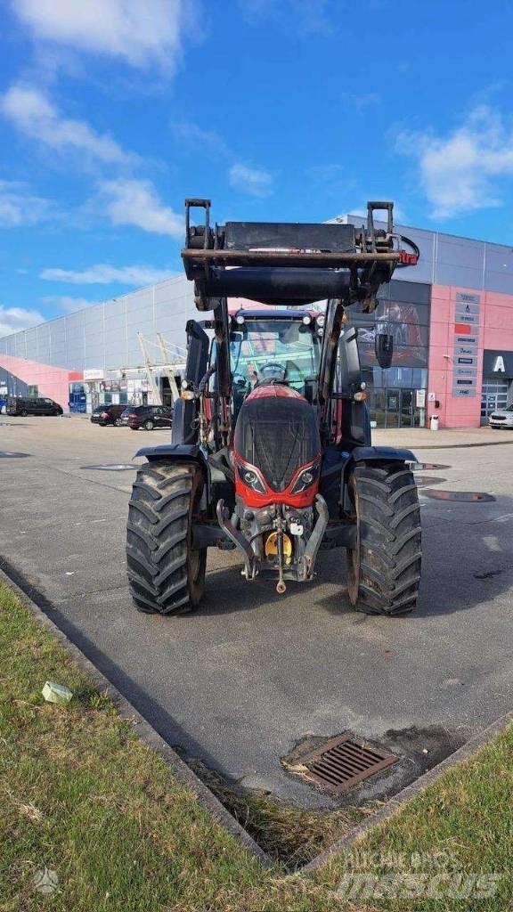 Valtra T 214 曳引機